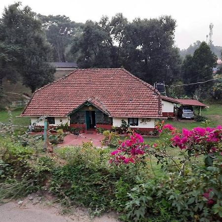 A Quaint Cottage With Rajah'S Seat View. มาดิเครี ภายนอก รูปภาพ