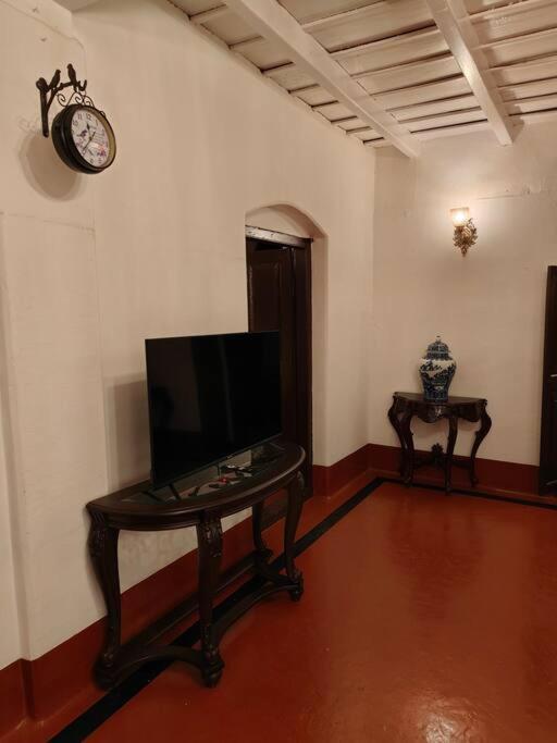 A Quaint Cottage With Rajah'S Seat View. มาดิเครี ภายนอก รูปภาพ
