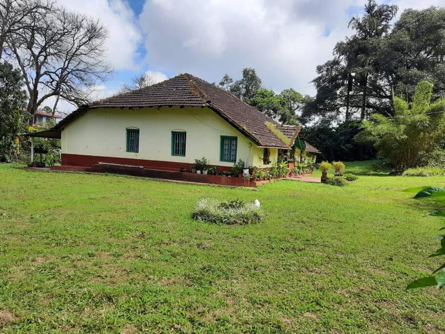 A Quaint Cottage With Rajah'S Seat View. มาดิเครี ภายนอก รูปภาพ
